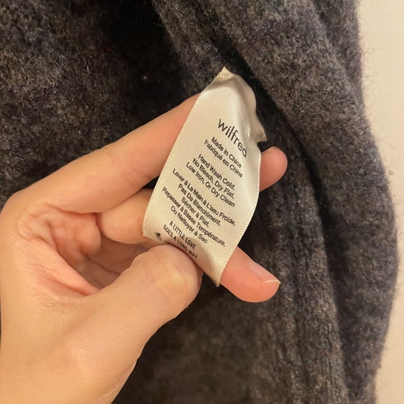 Wilfred wool-blend sleeveless vest - Picture 11 of 13